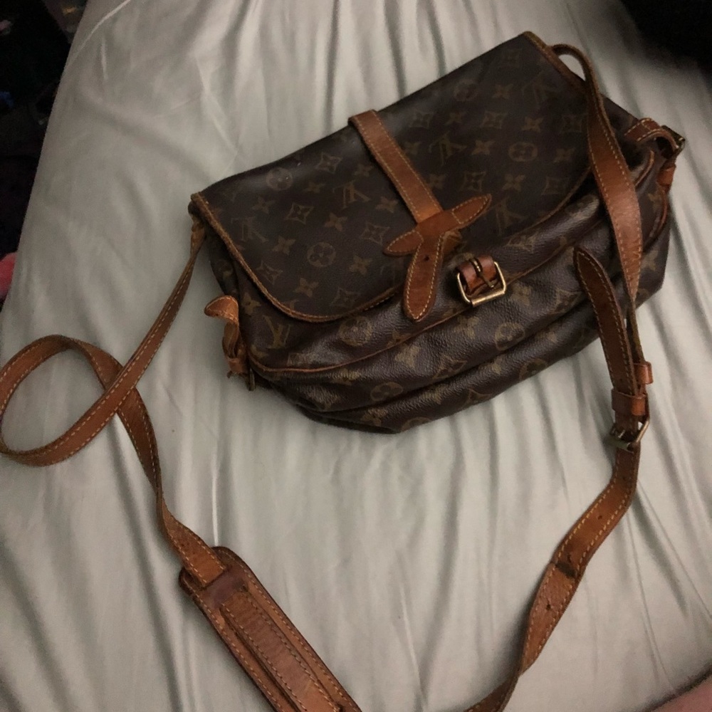 Louis Vuitton Saumur 30